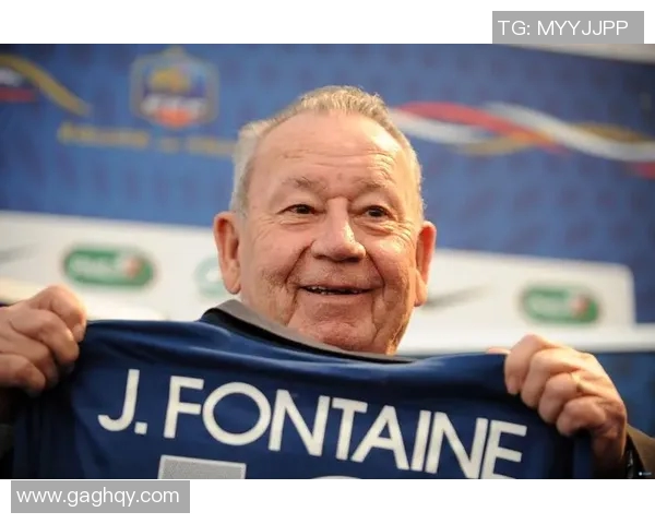 足球先生荣誉加冕的背后故事：球星们如何书写自己的传奇与辉煌